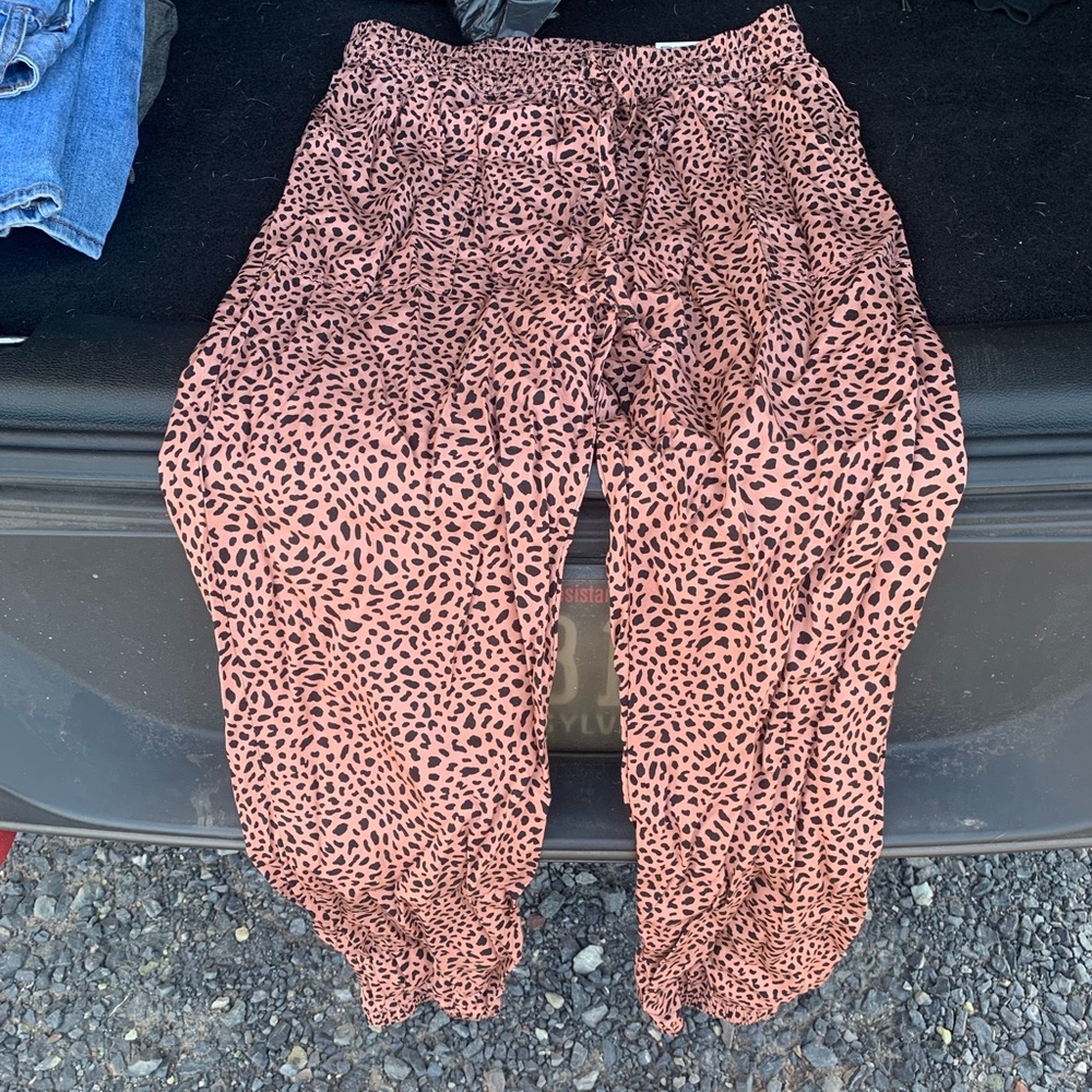 cheetah prink pink joggers. size small